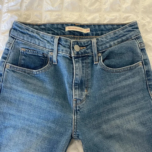 Levi’s high rise skinny denim - Picture 4 of 12
